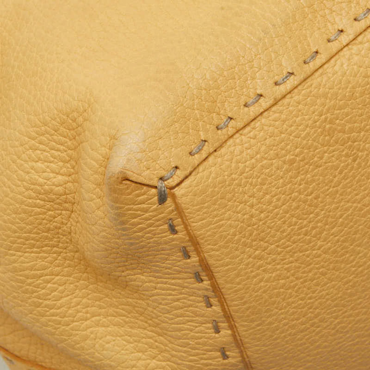 Fendi Beige Leather Handbag Tote Bag (Pre-Owned)