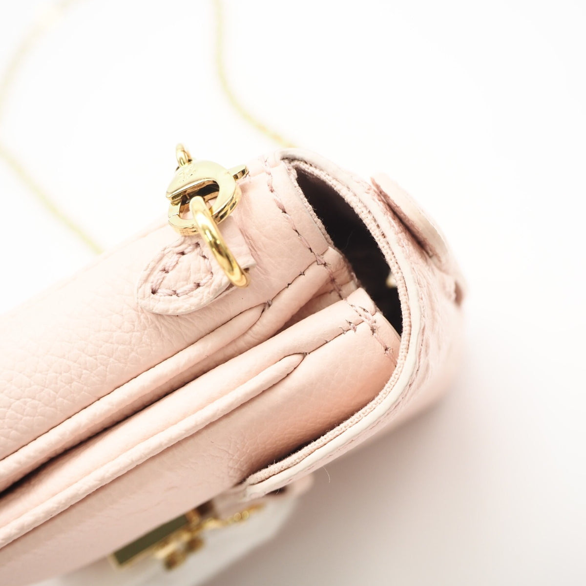 Louis Vuitton Pink Leather Shoulder Bag (Pre-Owned)