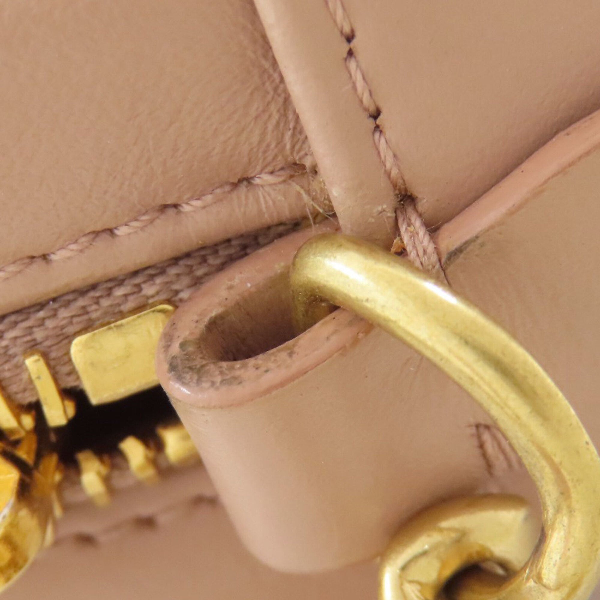 Miu Miu Pink Leather Shoulder Bag (Pre-Owned)