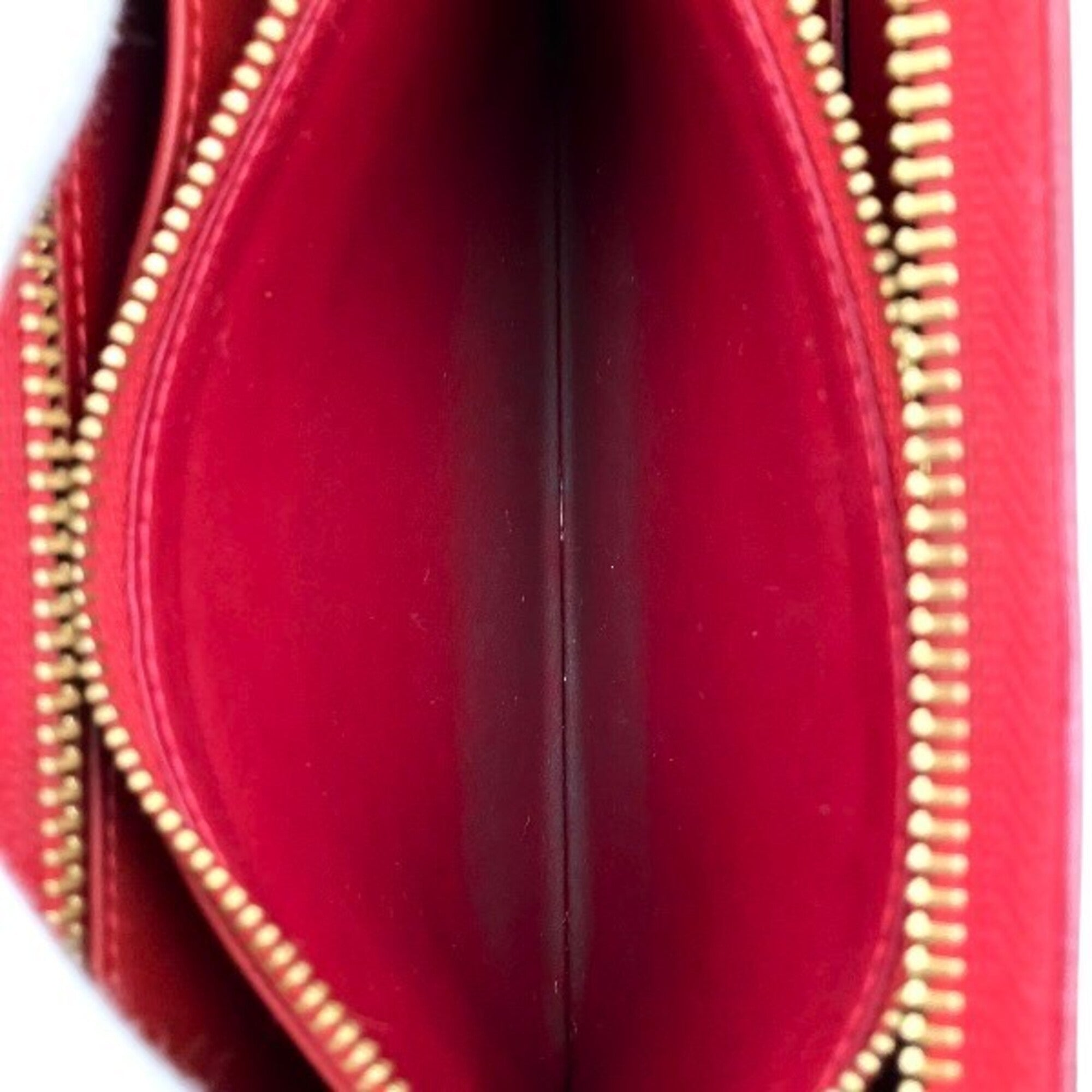 Louis Vuitton Monogram Vernis Pomme D'amour Red Color Leather Long Wallet (Bi-Fold) (Pre-Owned)