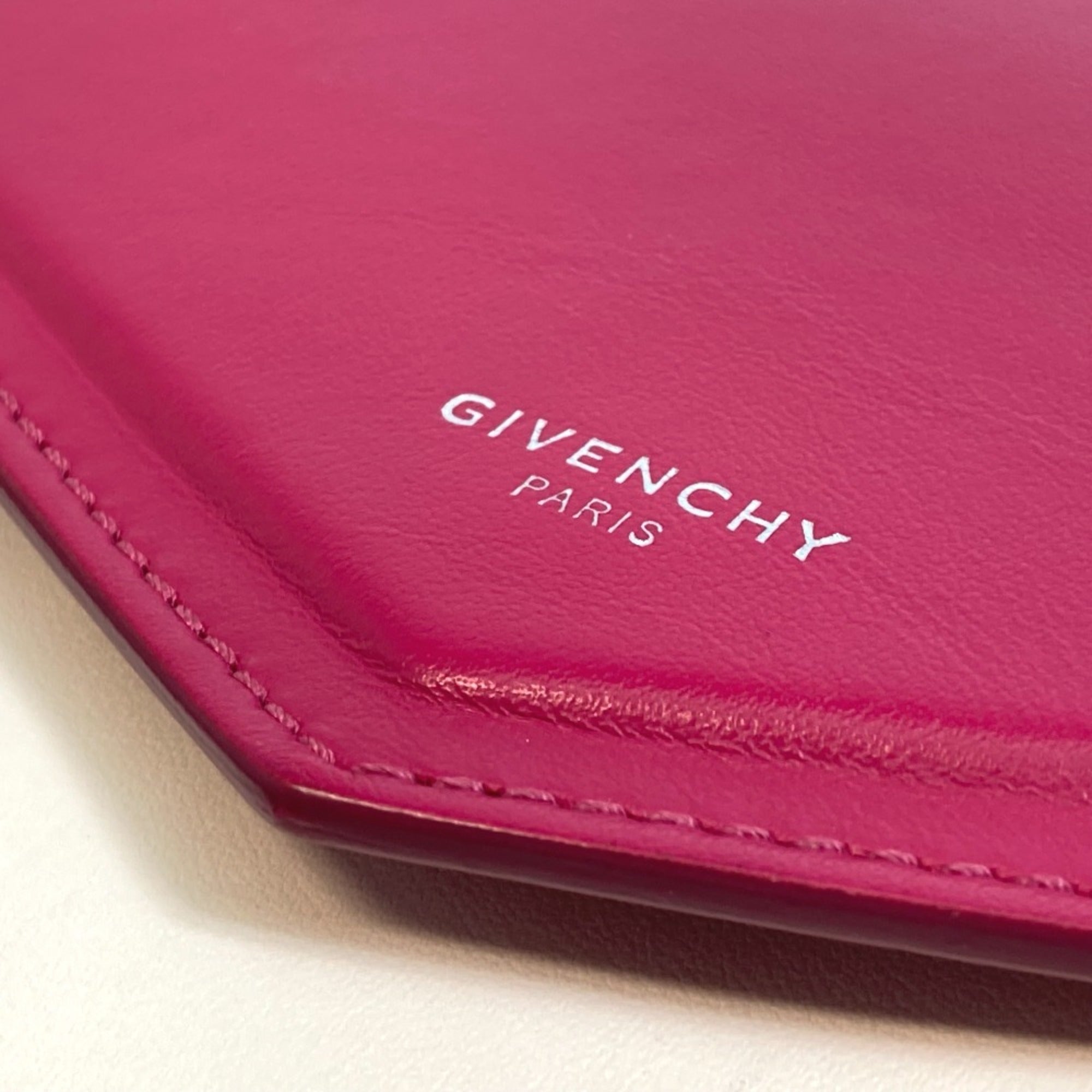 Givenchy Pink Leather Shoulder Bag (Pre-Owned)