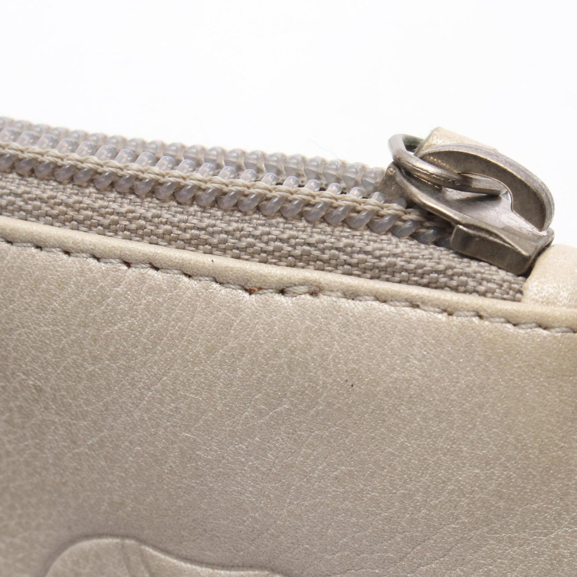 Chanel Silver Leather Coin Purse/Coin Case (Pre-Owned)