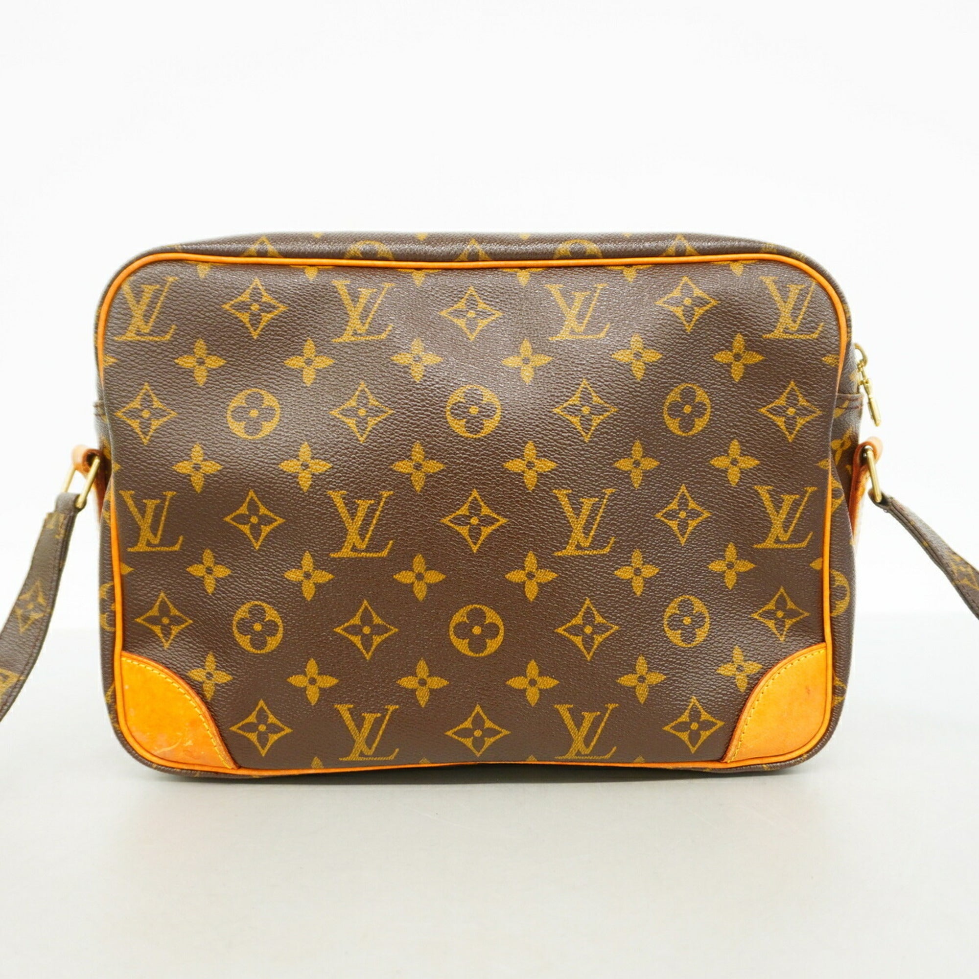 Louis Vuitton Brown Shoulder Bag (Pre-Owned)