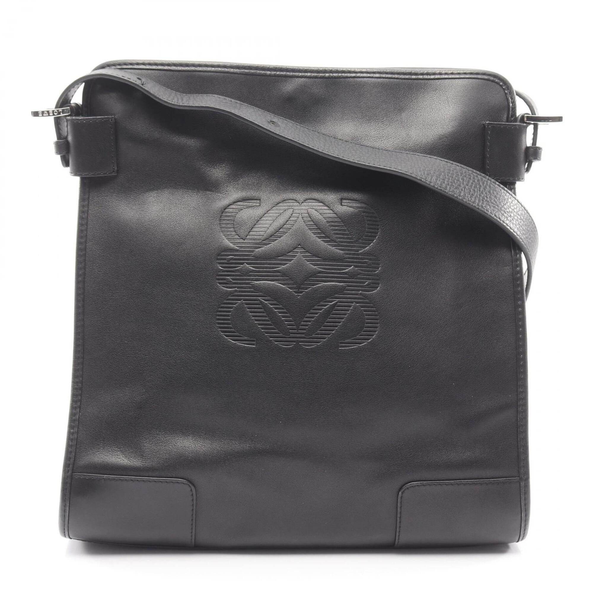 Loewe Black Leather Shoulder Bag (Pre-Owned)
