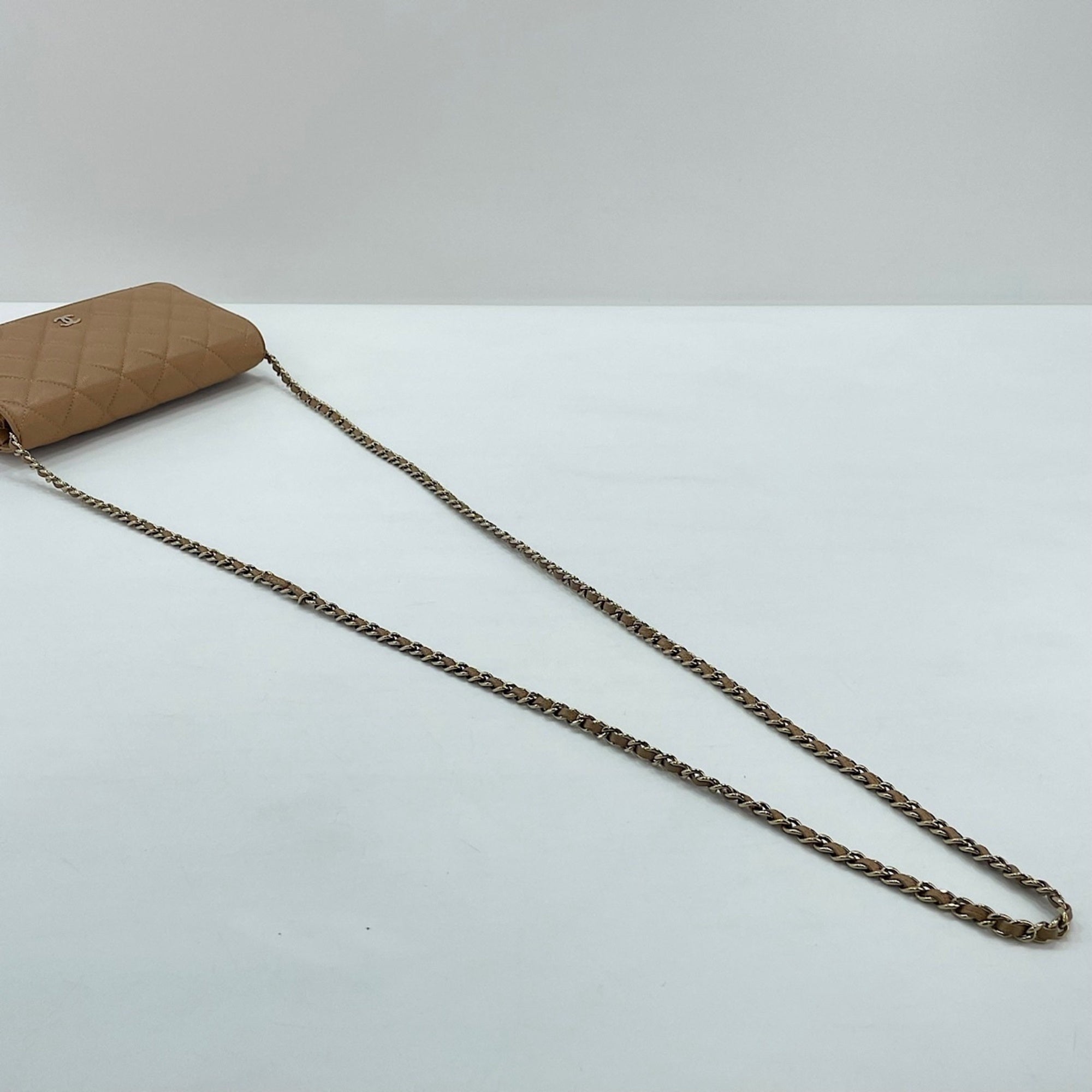 Chanel Beige Shoulder Bag (Pre-Owned)