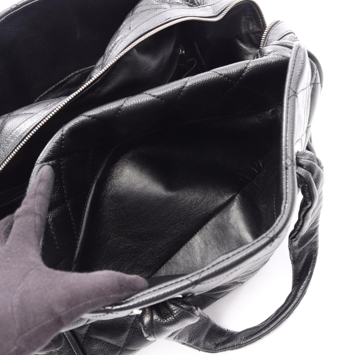 Chanel Black Grained Calfskin Handbag (Pre-Owned)