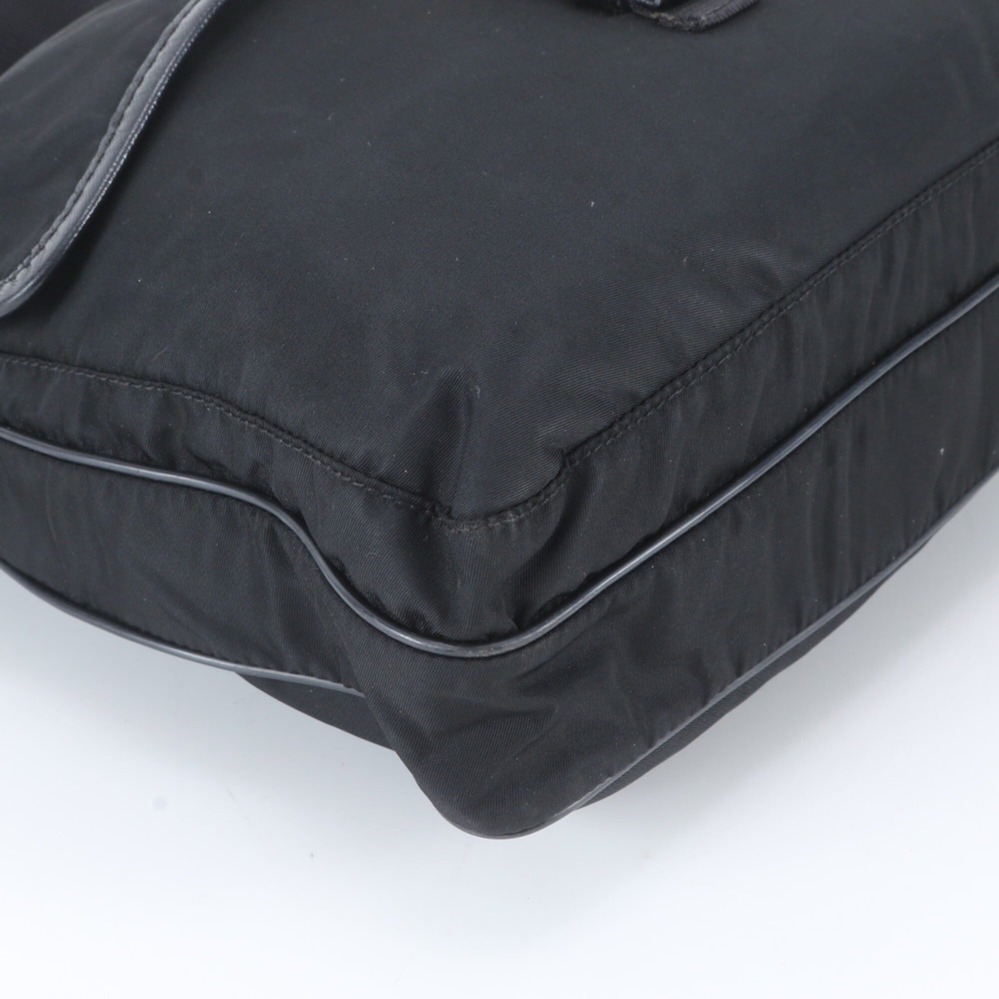 Prada Black Nylon Leather Messenger Bag Shoulder Bag (Pre-Owned)