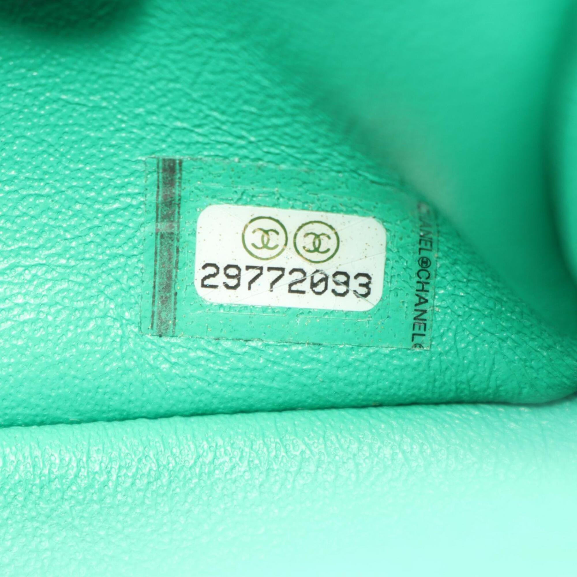Chanel Green Leather Handbag Shoulder Bag (Pre-Owned)