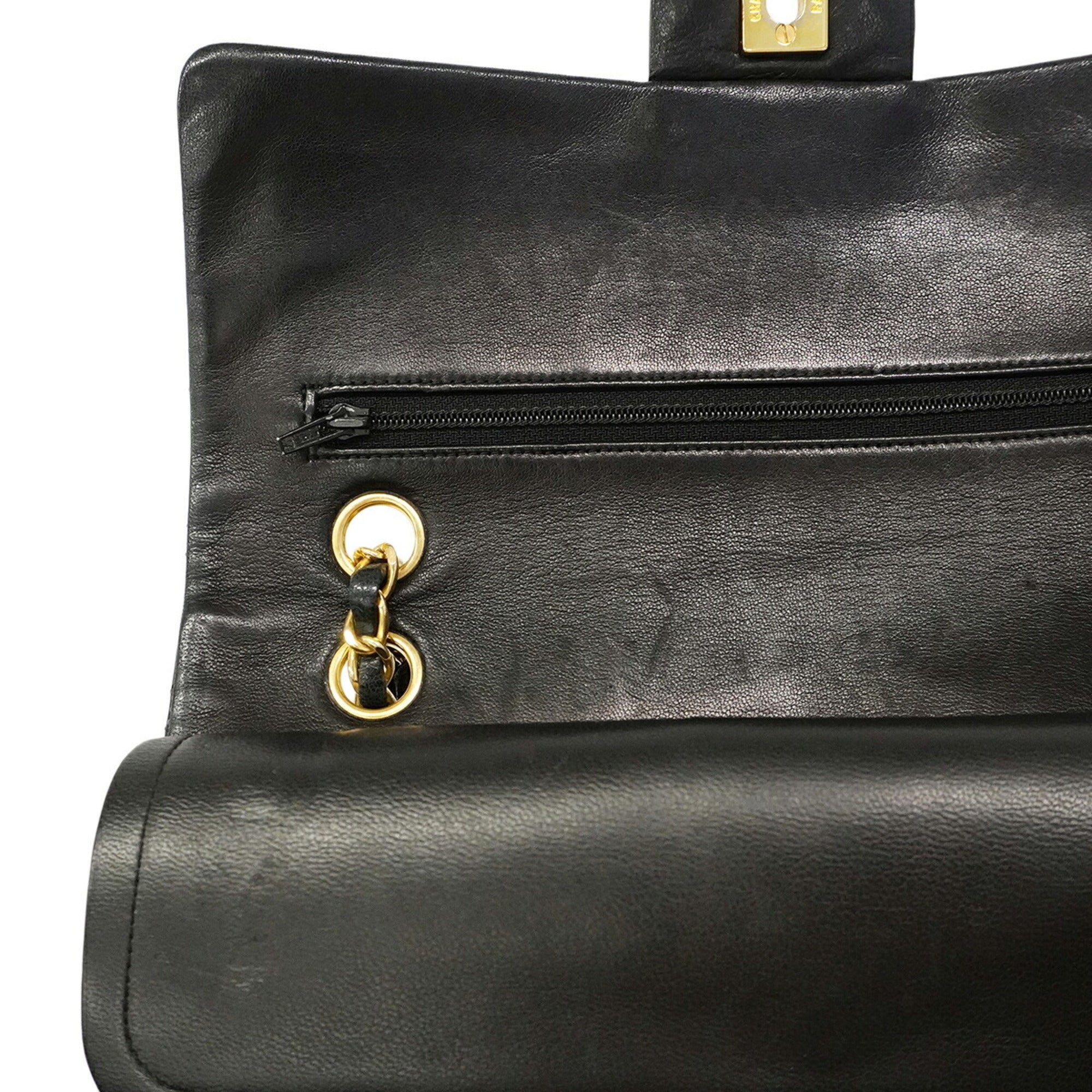 Chanel Black Leather Shoulder Bag (Pre-Owned)