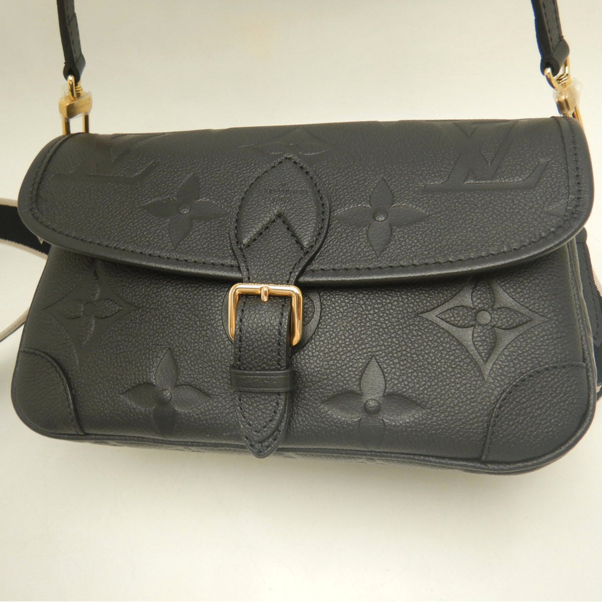 Louis Vuitton Monogram Empreinte Noir Leather Shoulder Bag (Pre-Owned)