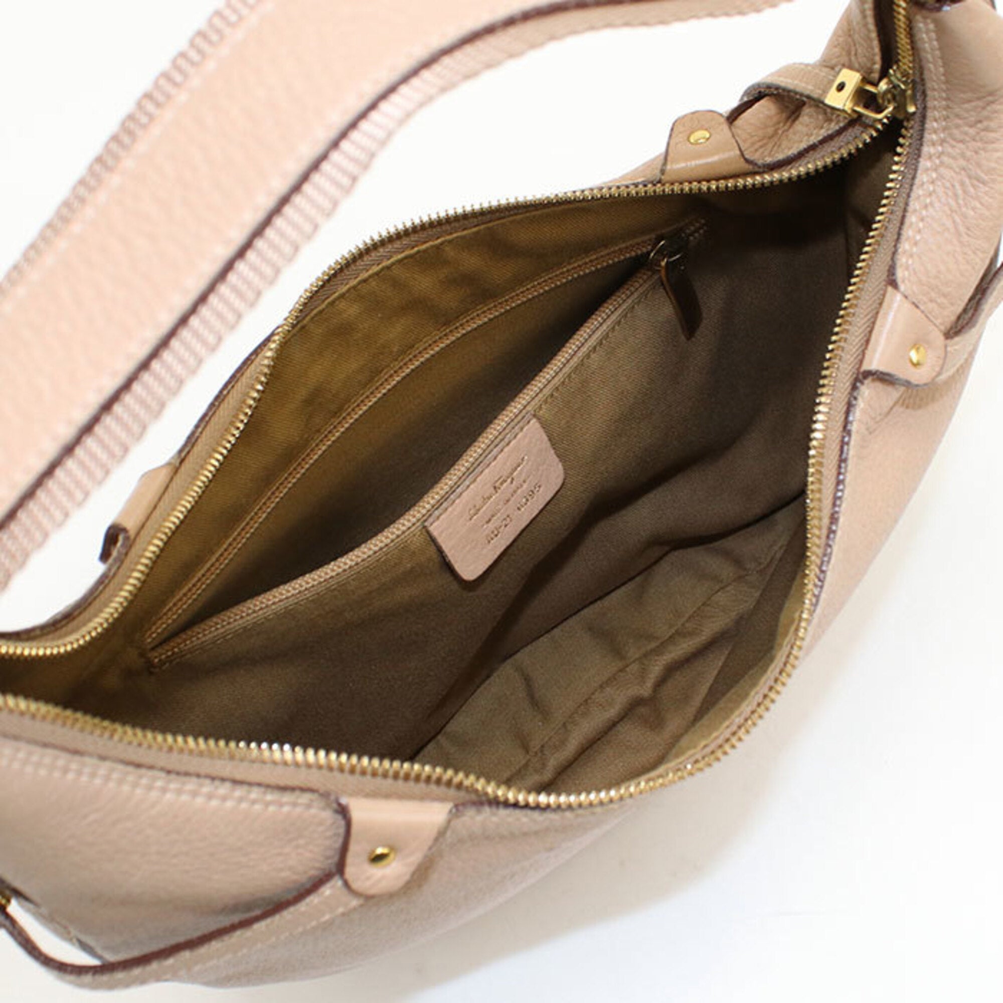 Salvatore Ferragamo Beige Leather Shoulder Bag (Pre-Owned)