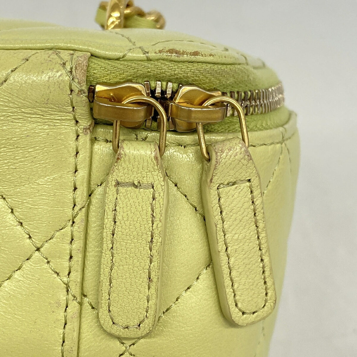 Chanel Lime Green Leather Shoulder Bag (Pre-Owned)