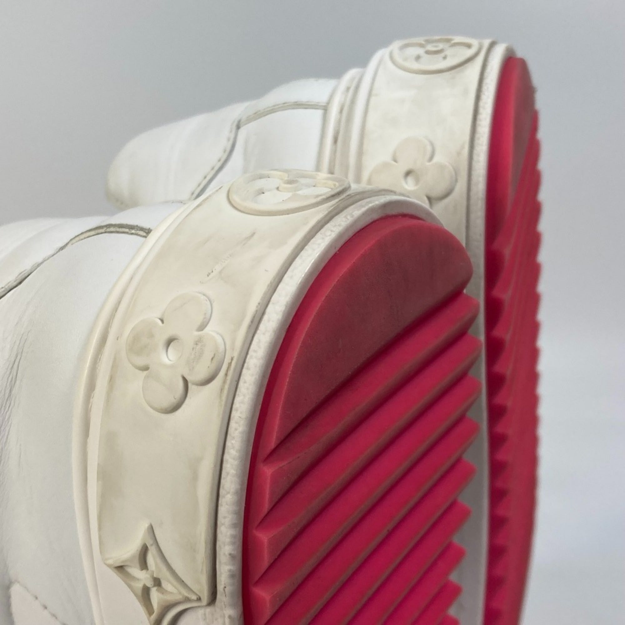 Louis Vuitton Pink White Sneakers (Pre-Owned)