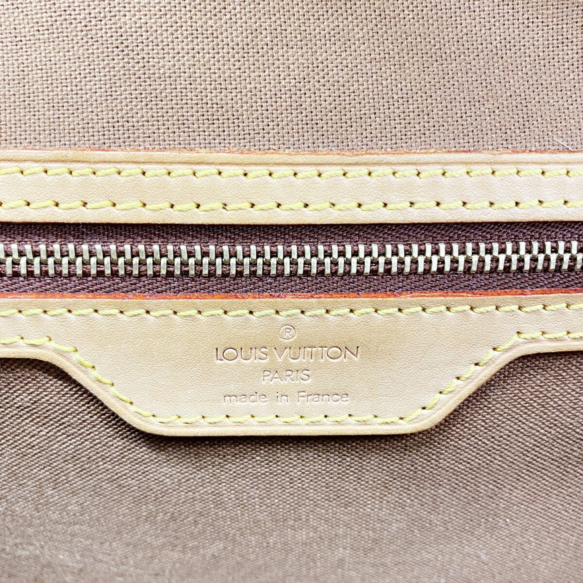 Louis Vuitton Brown Shoulder Bag (Pre-Owned)