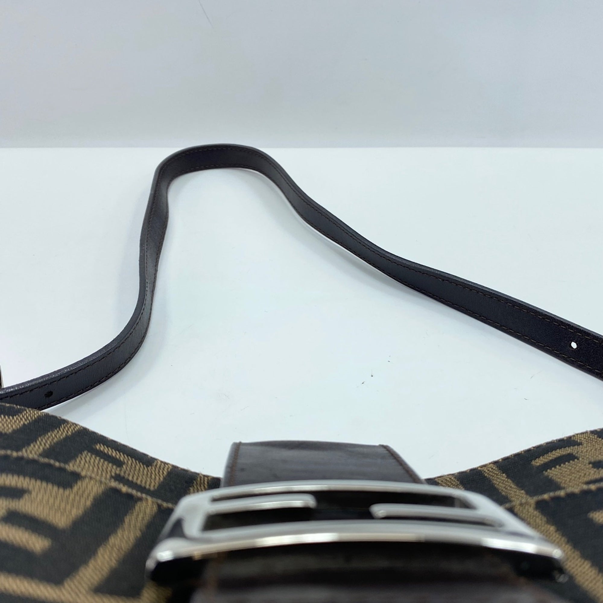 Fendi Brown Canvas Shoulder Bag (Pre-Owned)