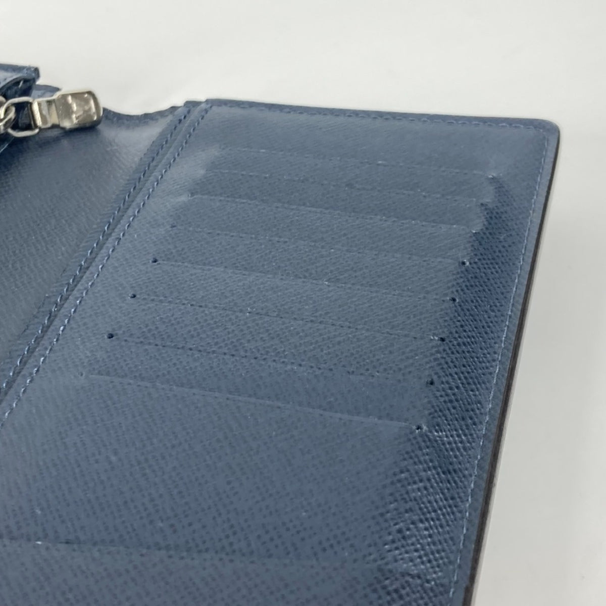 Louis Vuitton Navy Taiga Leather Long Wallet (Bi-Fold) (Pre-Owned)