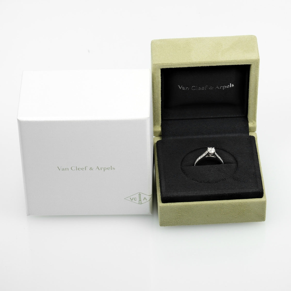 Van Cleef & Arpels Platinum 950 Band Ring (Pre-Owned)