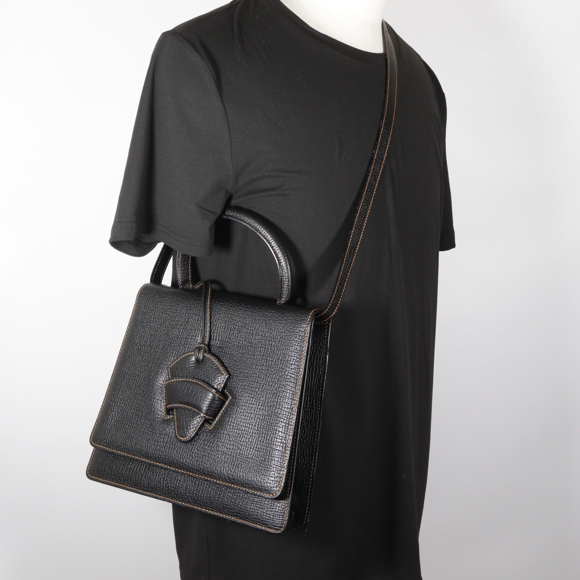 Loewe Barcelona Black Leather Handbag (Pre-Owned)