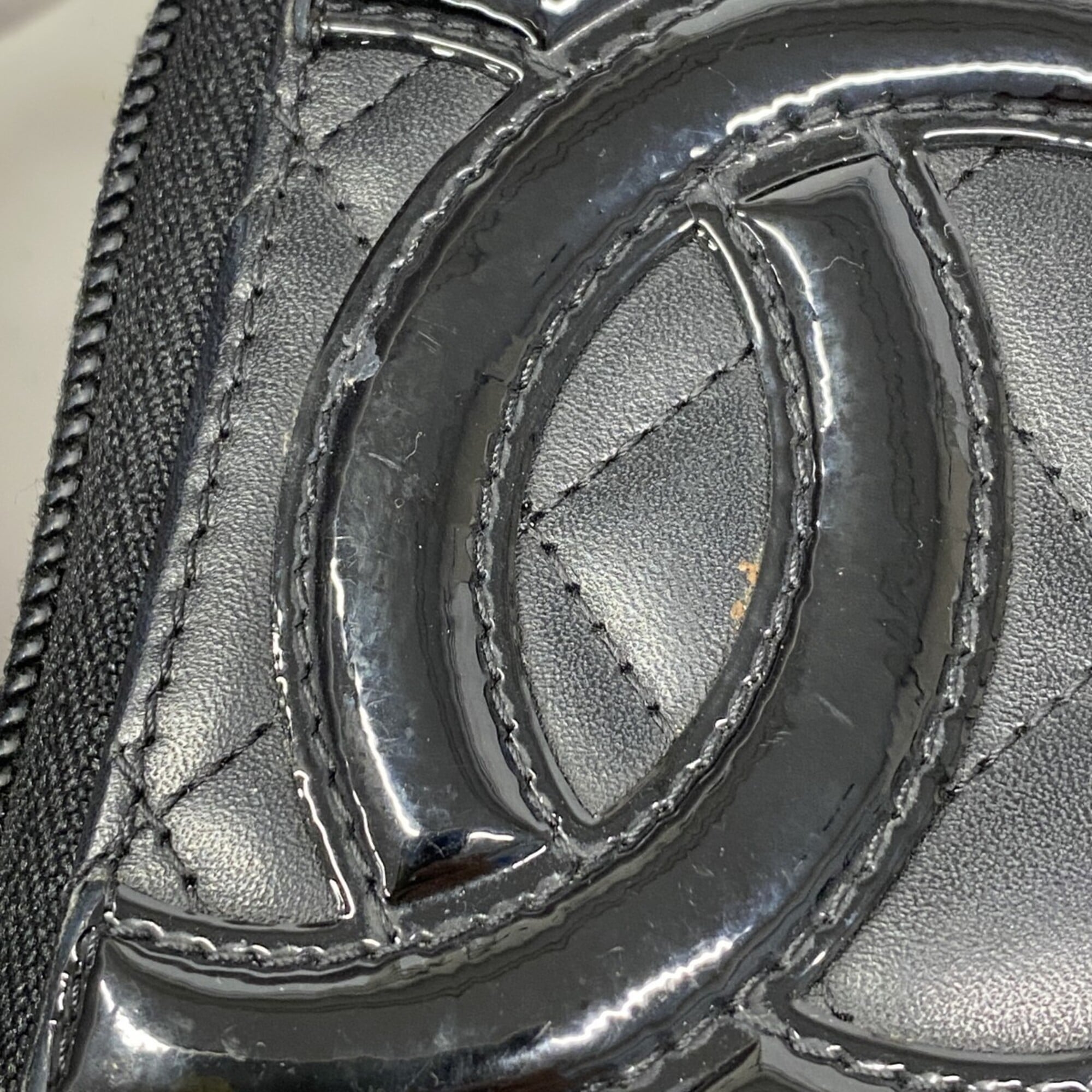Chanel Black Leather Long Wallet (Bi-Fold) (Pre-Owned)