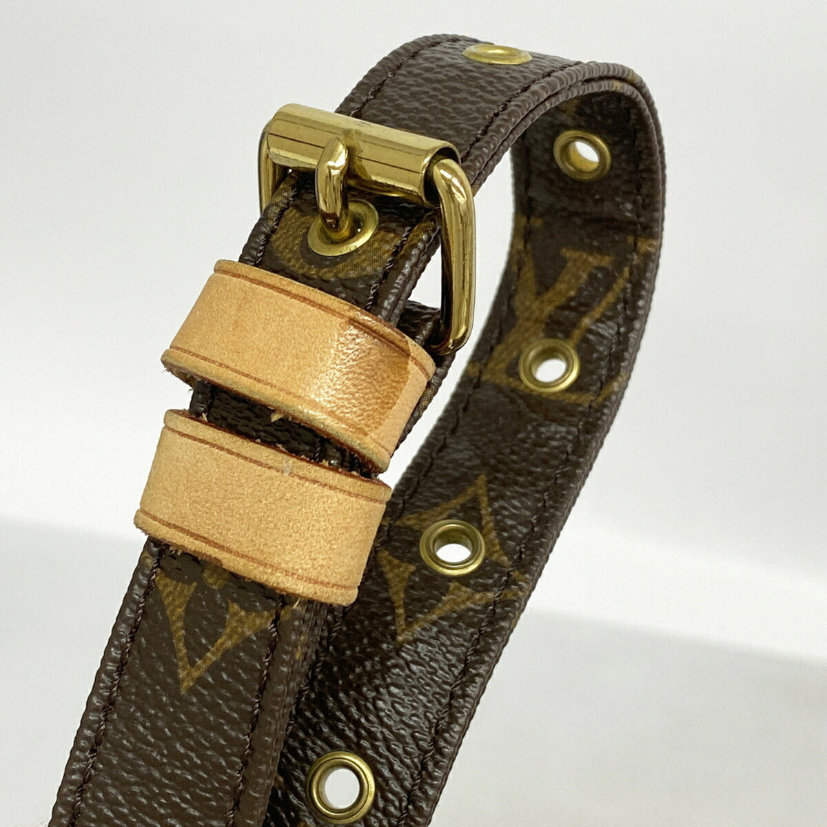 Louis Vuitton Brown Shoulder Bag (Pre-Owned)