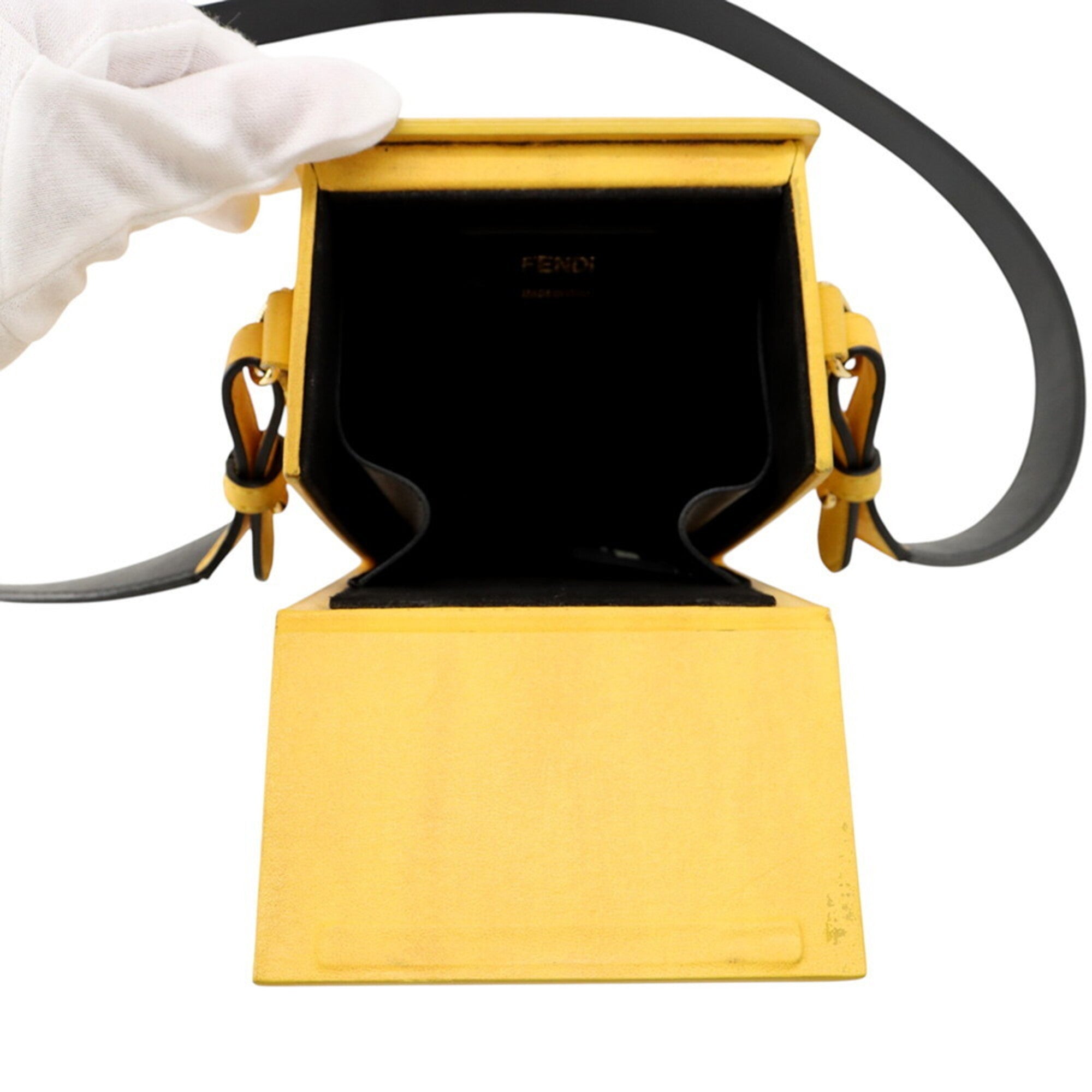 Fendi Yellow Leather Shoulder Bag (Pre-Owned)