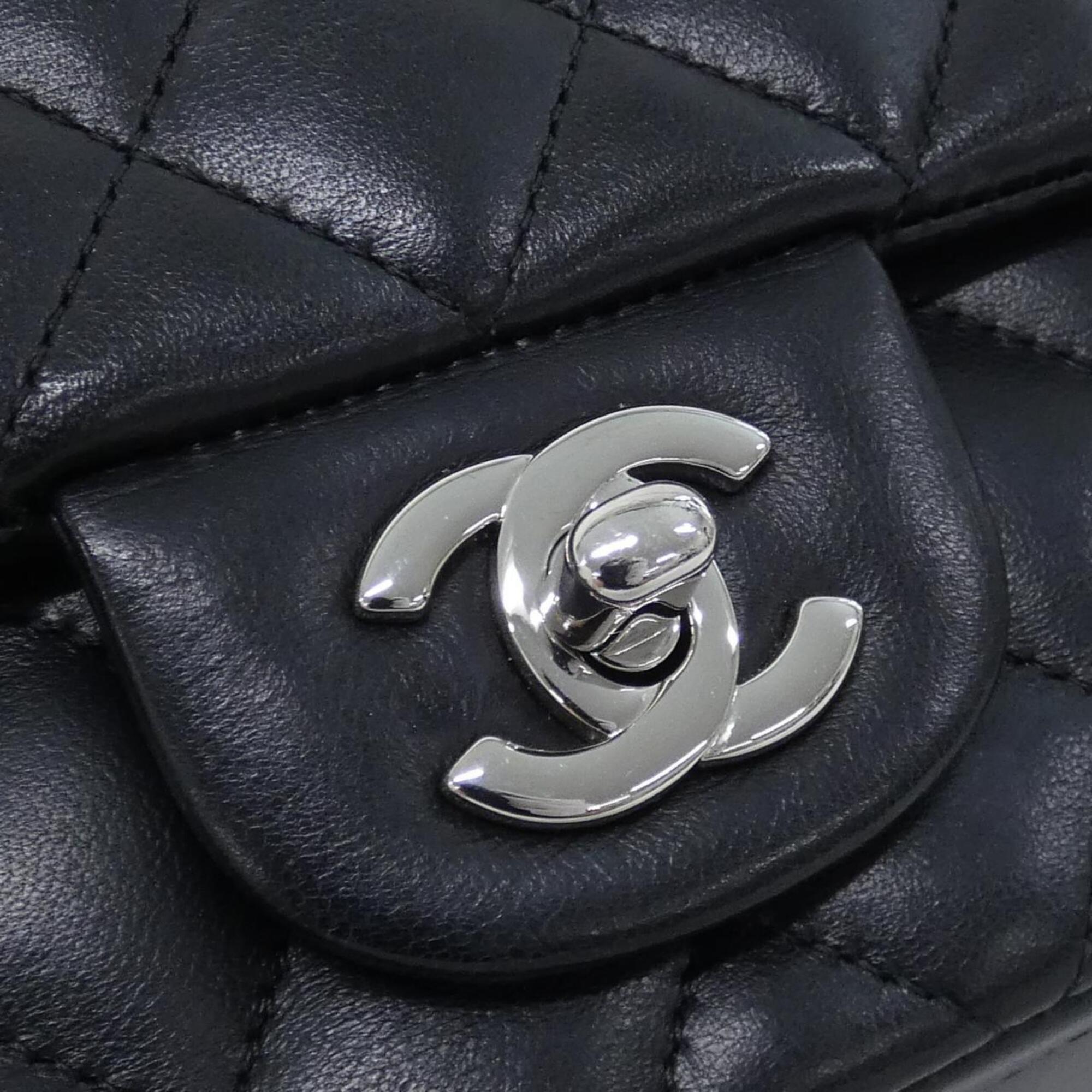 Chanel Black Leather Shoulder Bag (Pre-Owned)