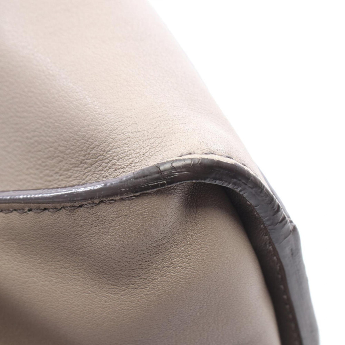 Fendi Beige Leather Handbag (Pre-Owned)