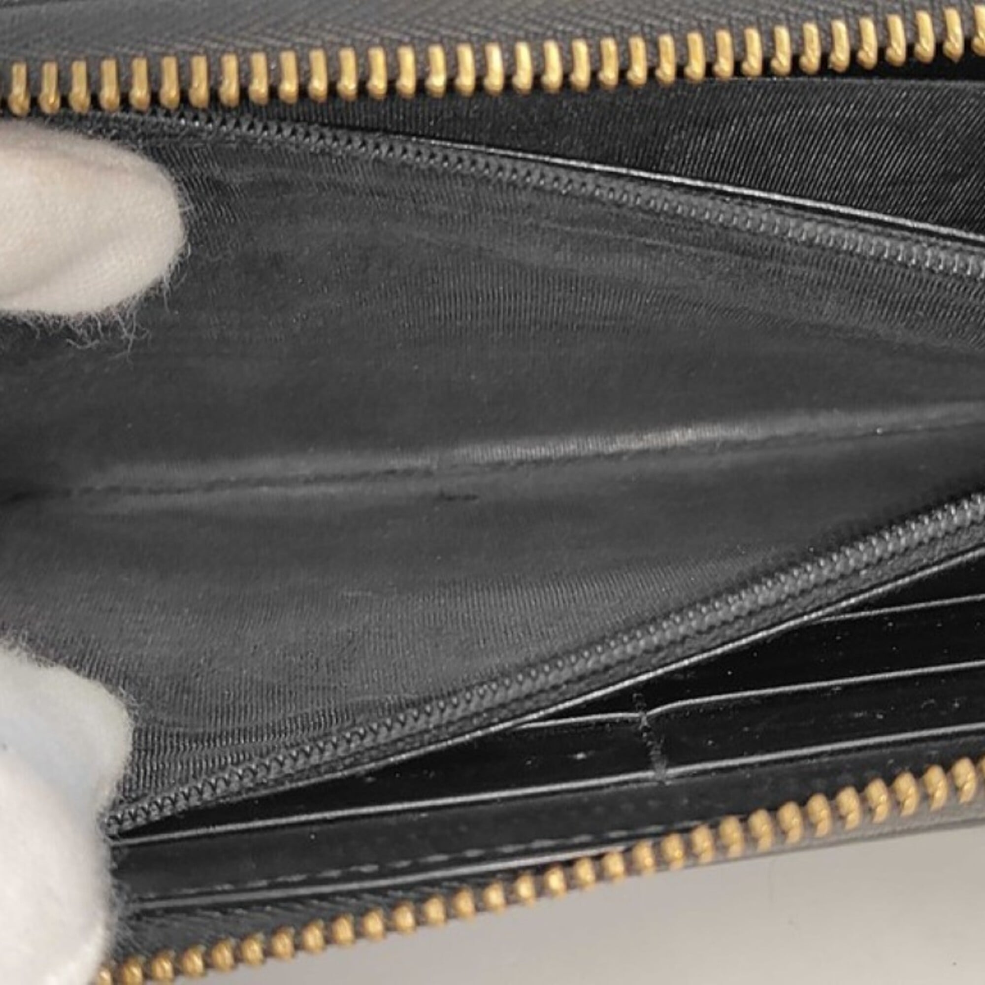 Gucci Black Leather Long Wallet (Bi-Fold) (Pre-Owned)