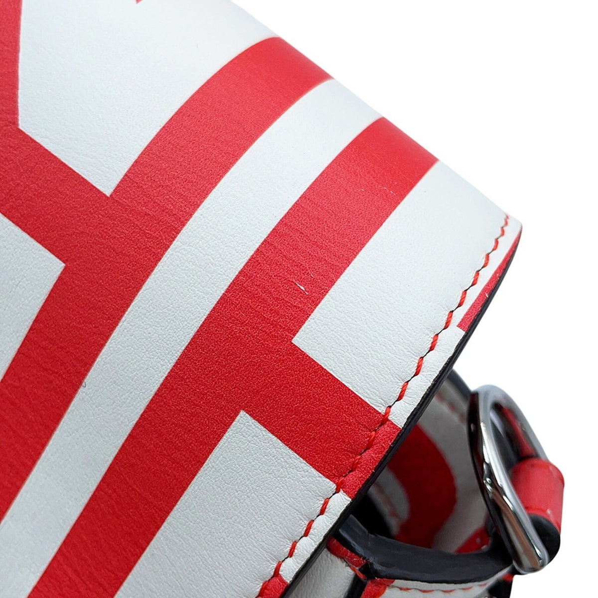 Fendi Baguette Red Color White Leather Handbag (Pre-Owned)
