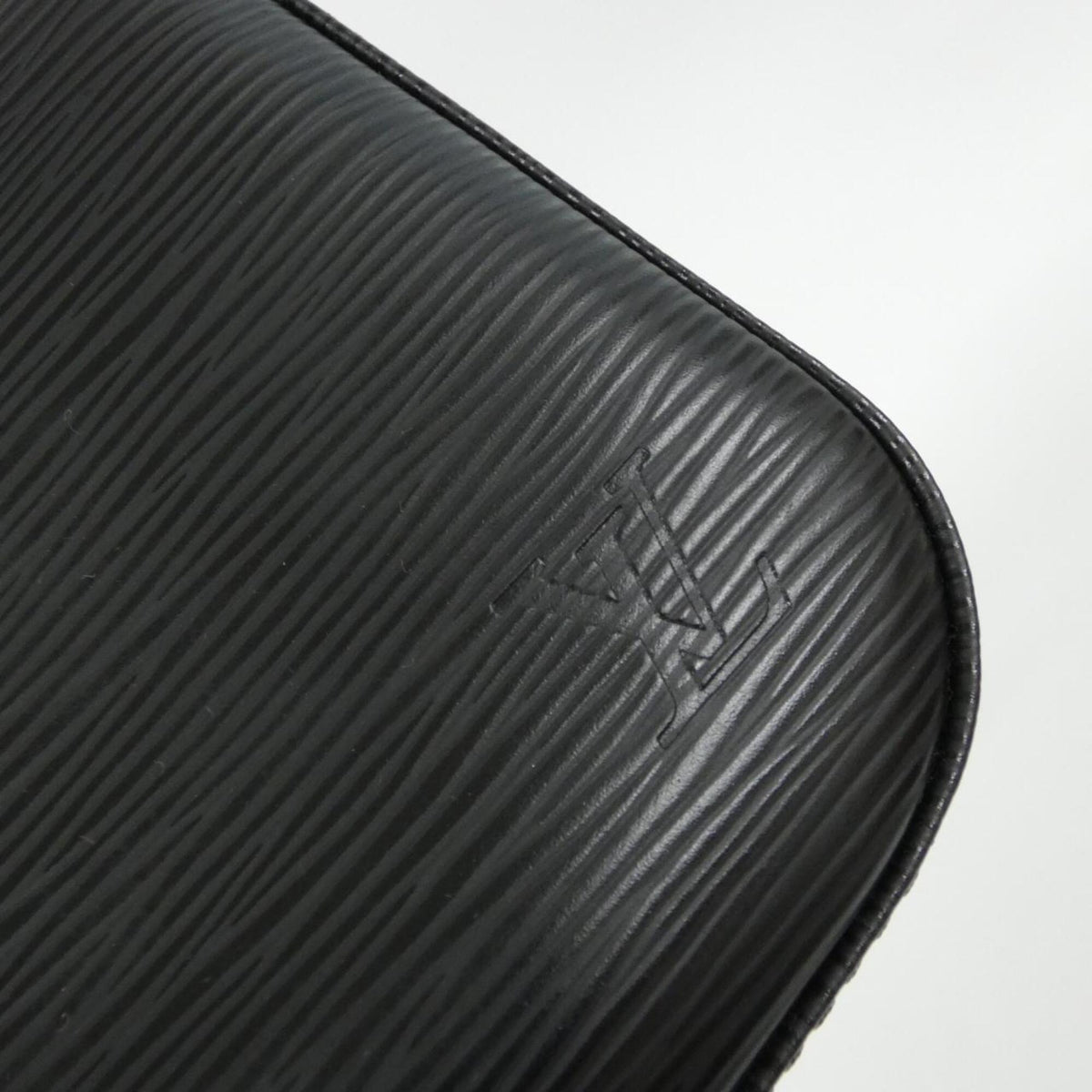 Louis Vuitton Black Leather Pochette Pouch (Pre-Owned)