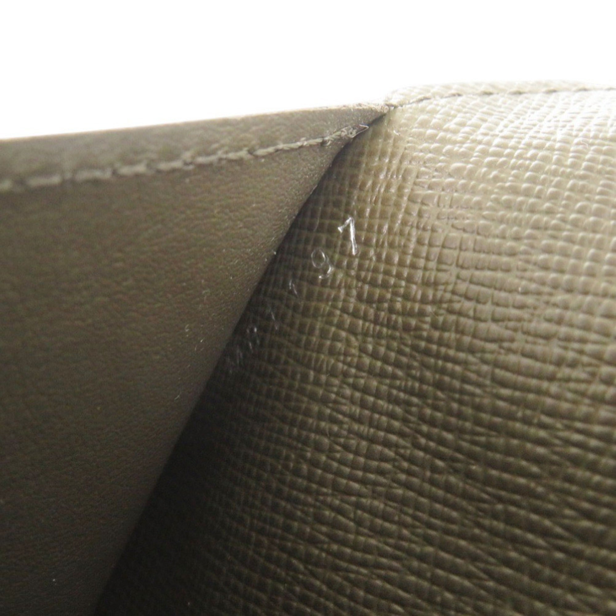 Louis Vuitton Khaki Taiga Leather Long Wallet (Bi-Fold) (Pre-Owned)