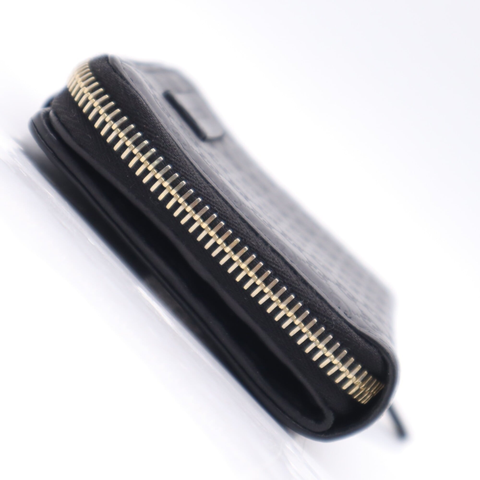 Gucci Microguccissima Black Leather Wallet (Bi-Fold) (Pre-Owned)