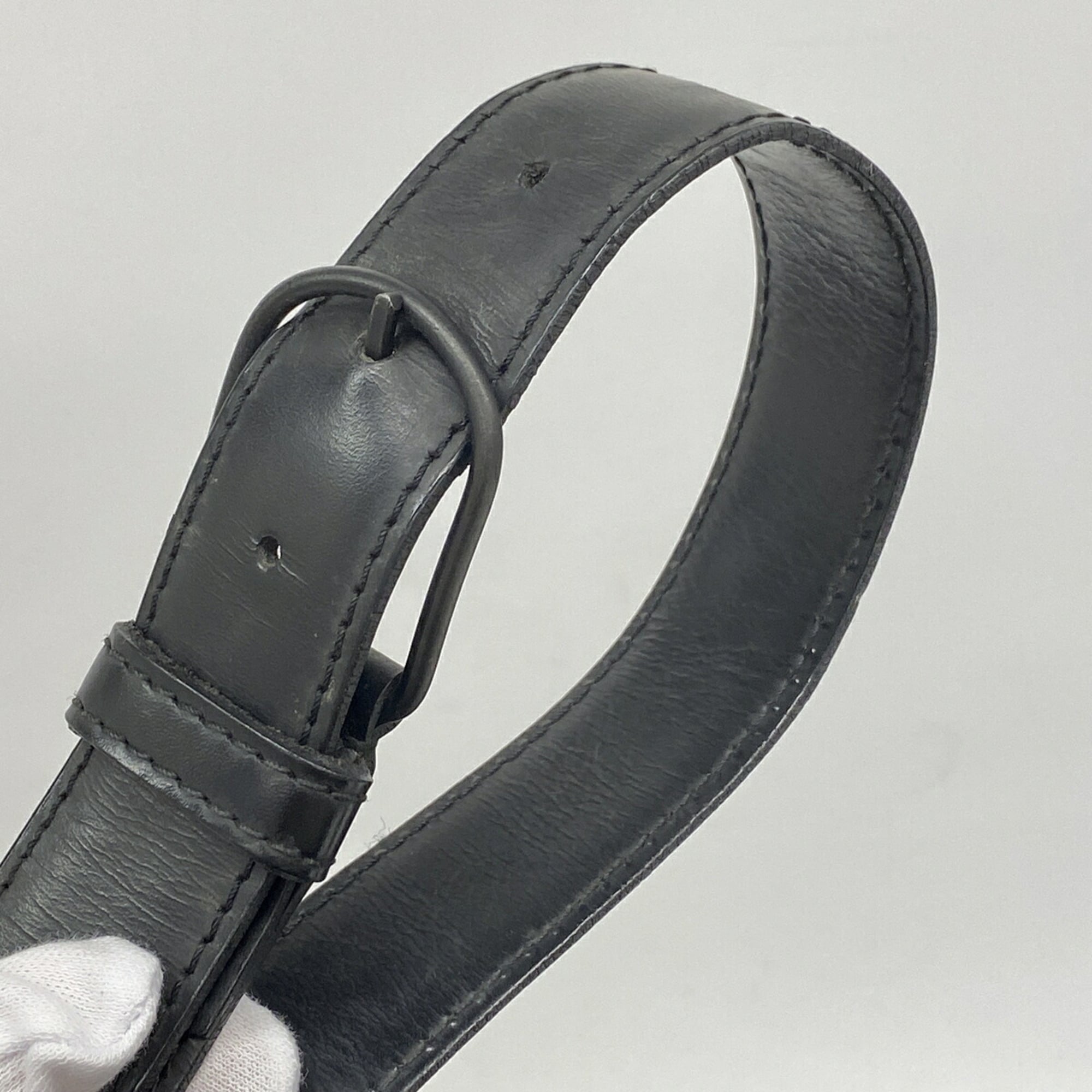Louis Vuitton Noir Shoulder Bag (Pre-Owned)