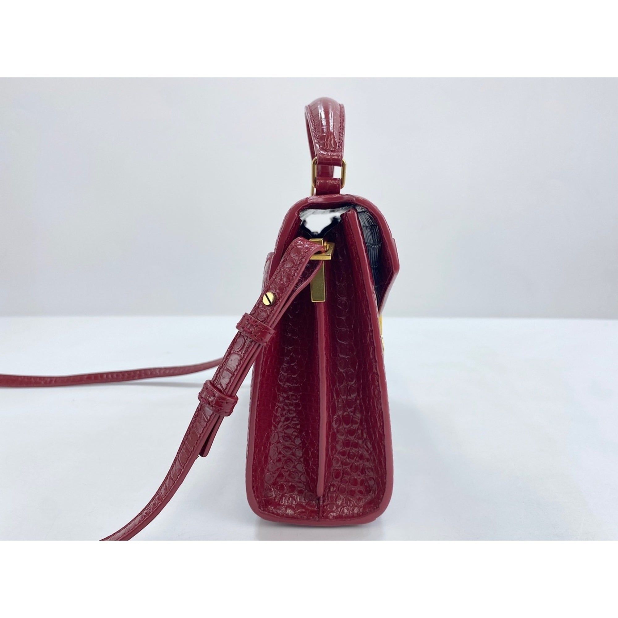 Yves Saint Laurent Red Color Leather Shoulder Bag (Pre-Owned)
