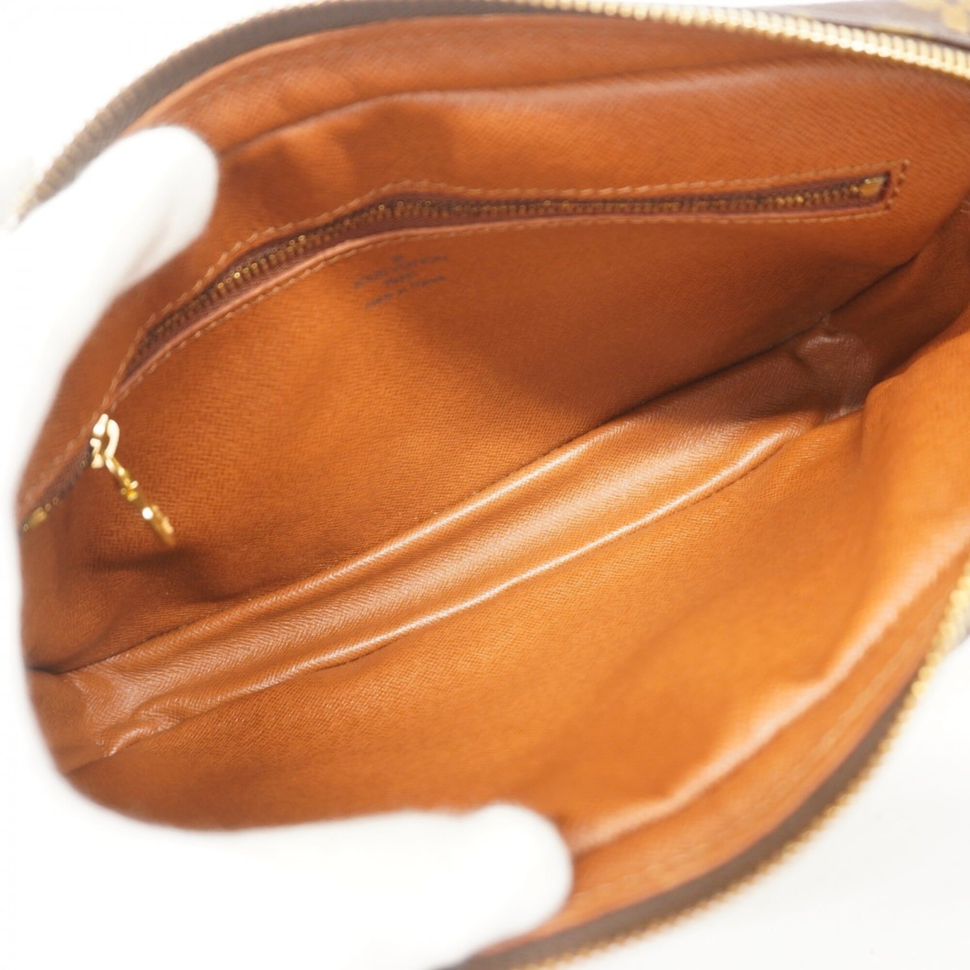 Louis Vuitton Brown Clutch Bag (Pre-Owned)
