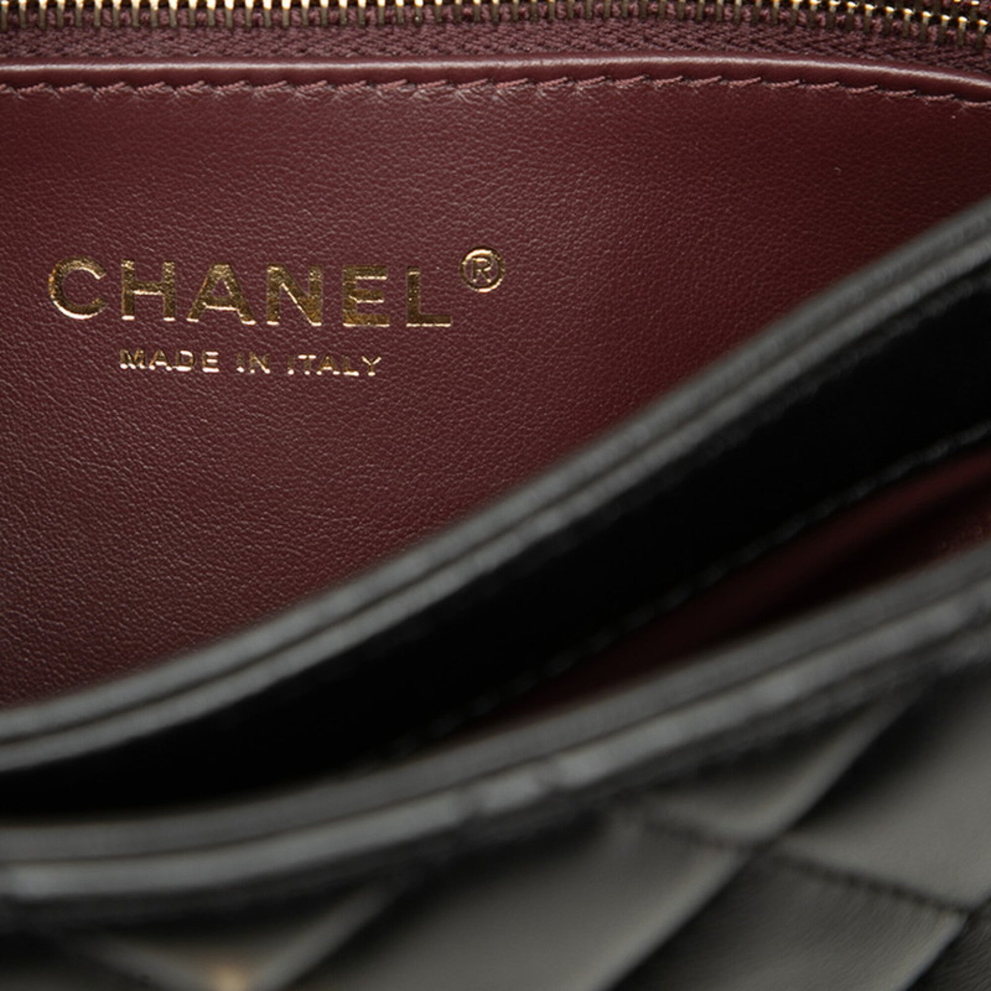 Chanel Black Leather Handbag Shoulder Bag (Pre-Owned)