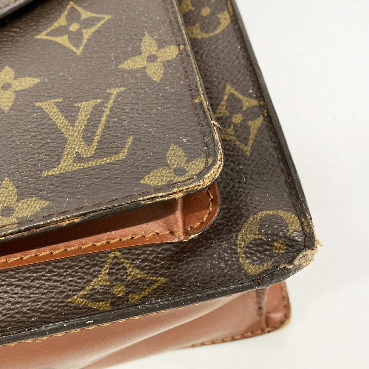 Louis Vuitton Brown Handbag (Pre-Owned)