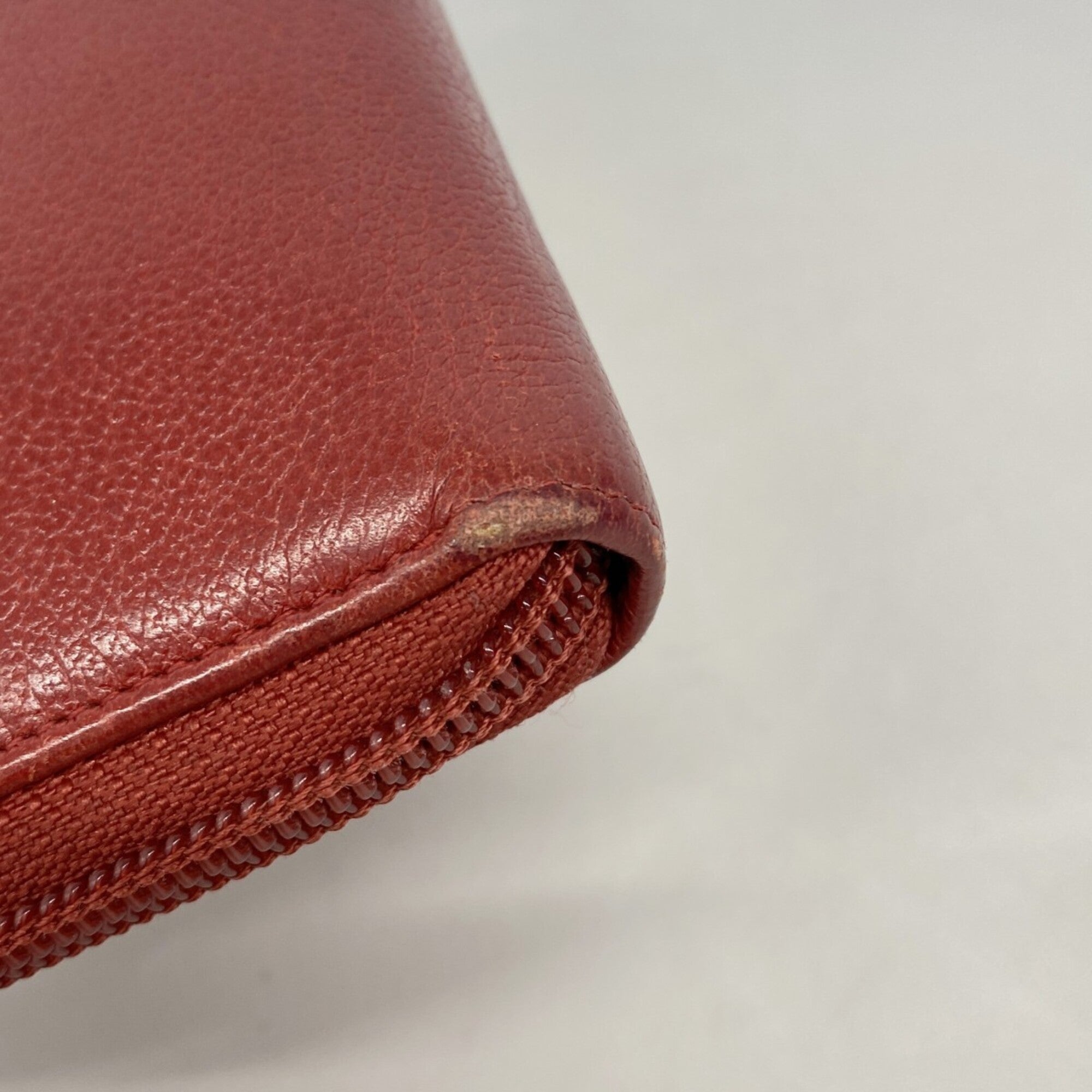 Chanel Red Color Leather Long Wallet (Bi-Fold) (Pre-Owned)