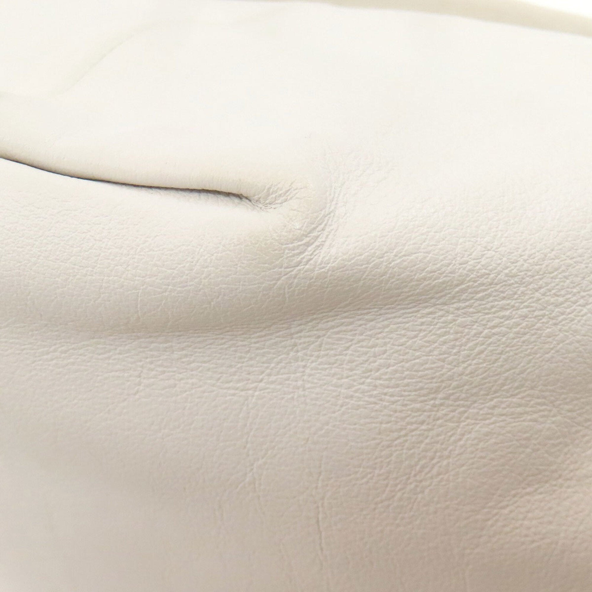 Bottega Veneta White Leather Handbag (Pre-Owned)