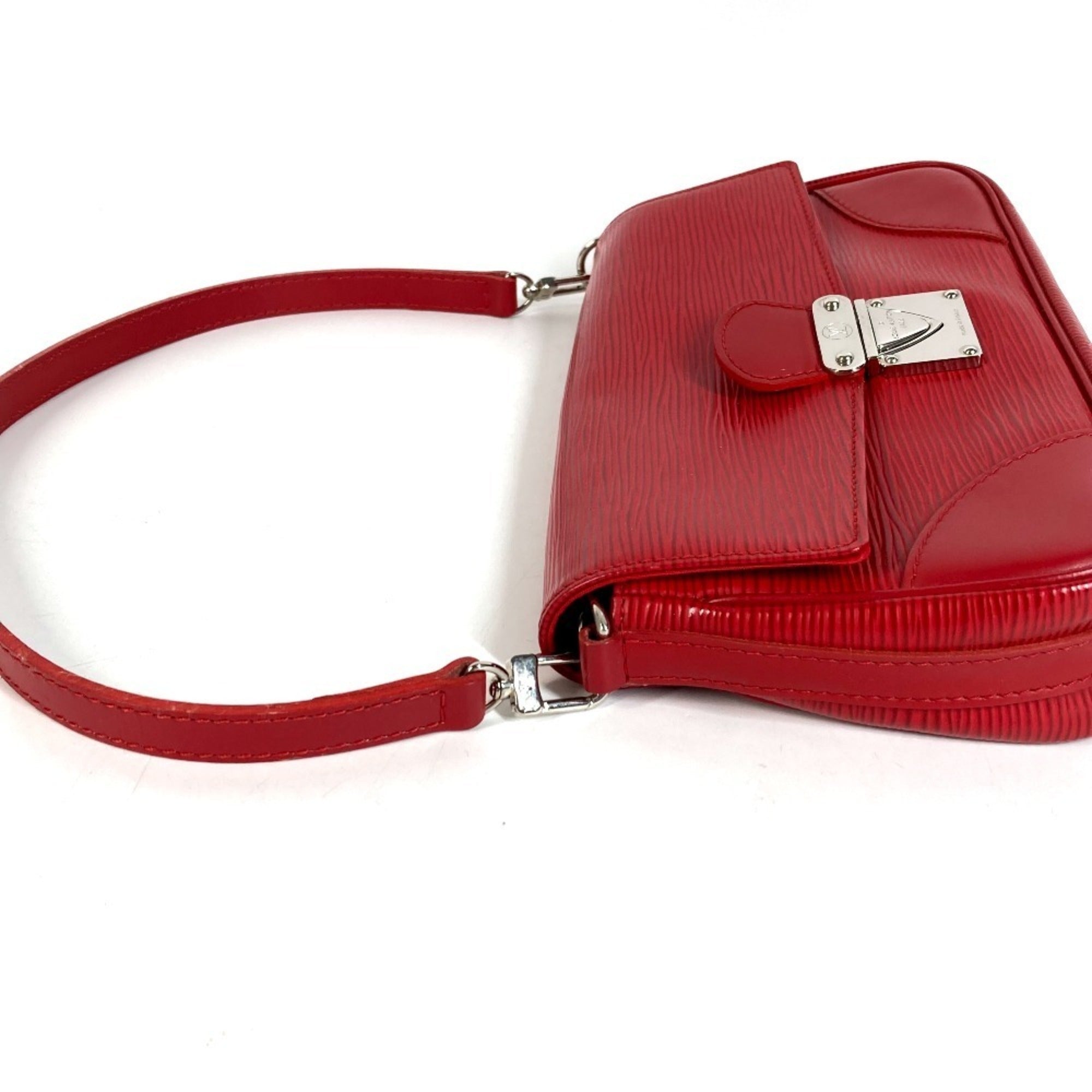Louis Vuitton Epi Red Color Epi Leather Pochette Shoulder Bag (Pre-Owned)