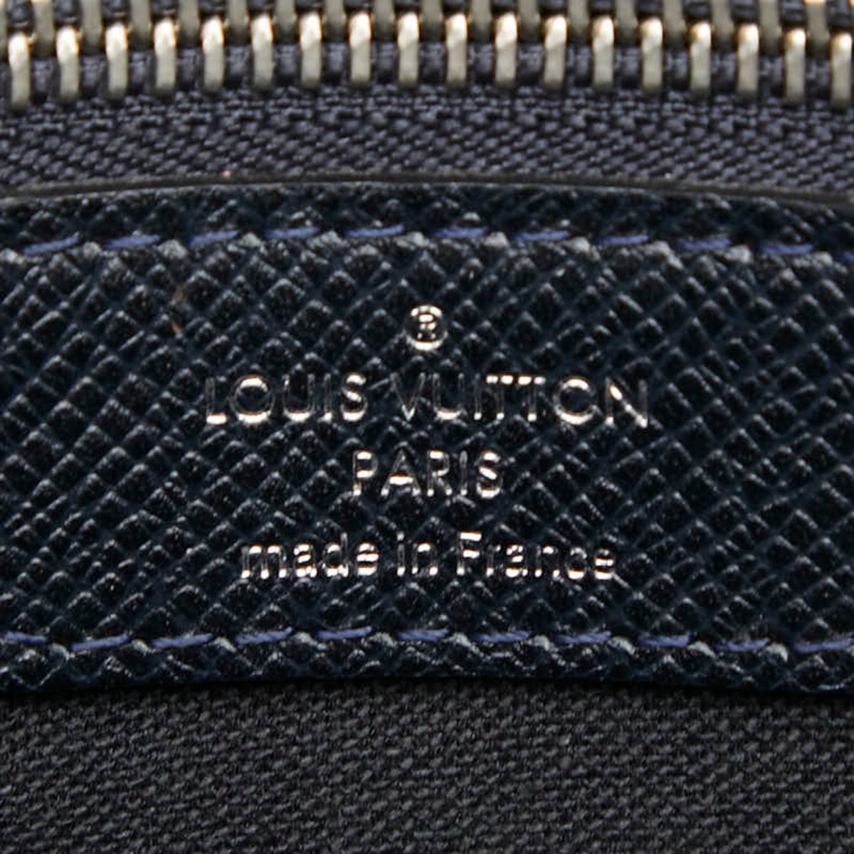 Louis Vuitton Taiga Navy Leather Messenger Bag Shoulder Bag (Pre-Owned)