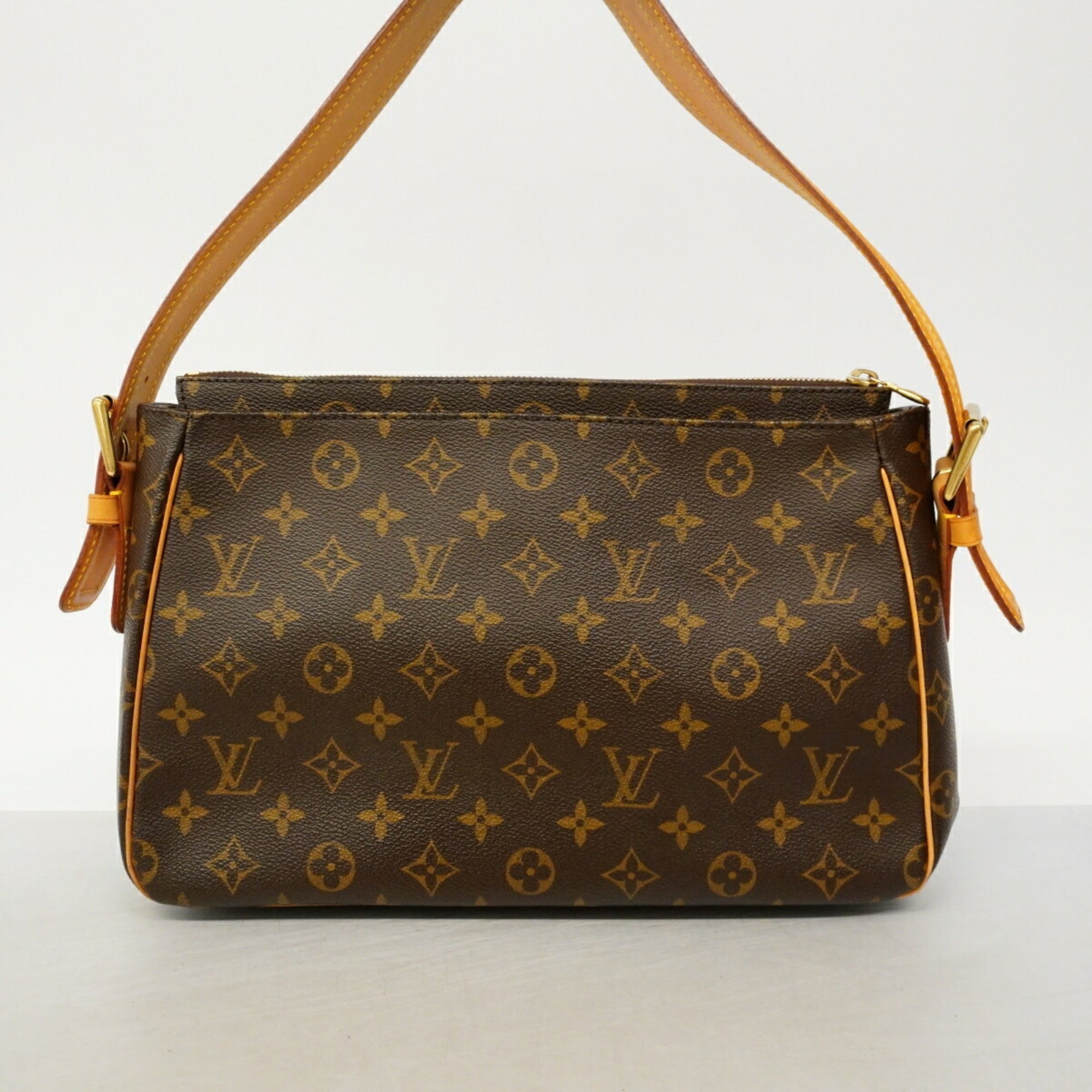 Louis Vuitton Brown Shoulder Bag (Pre-Owned)