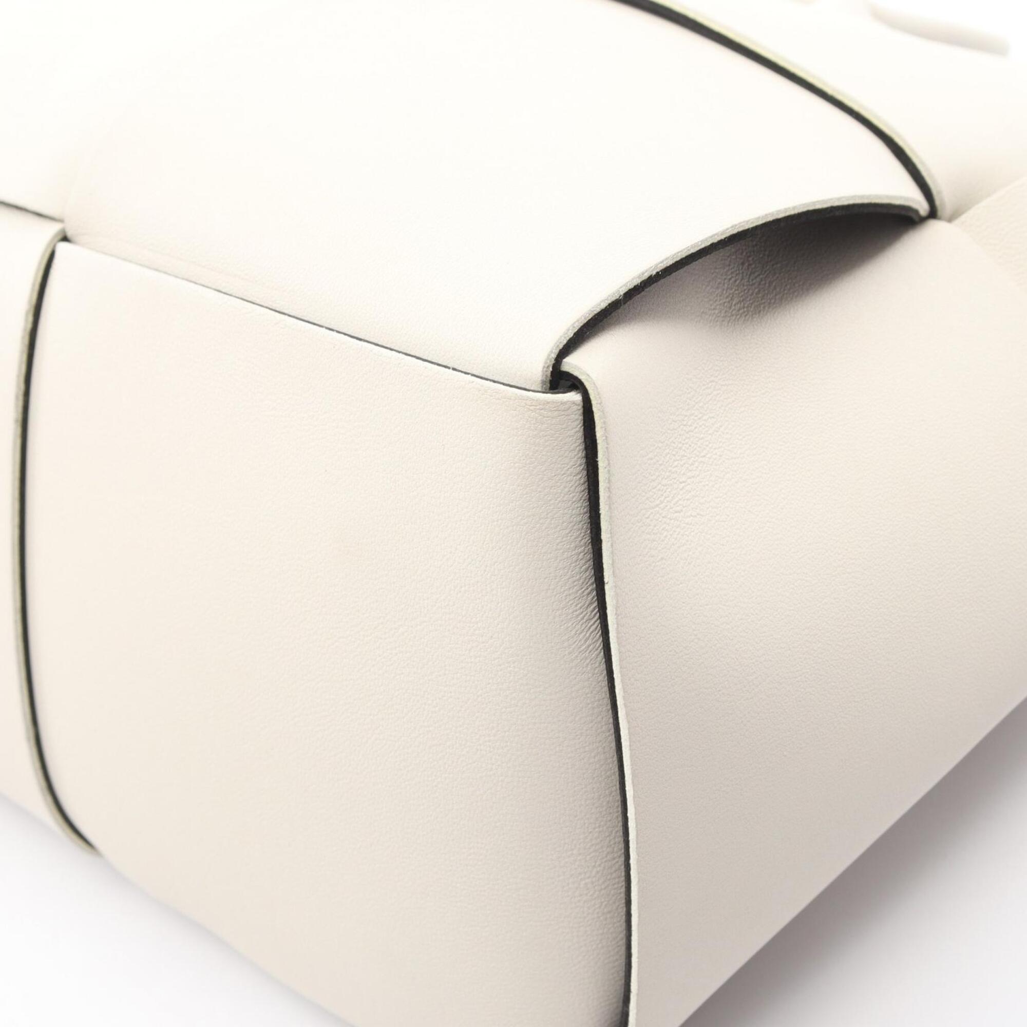 Bottega Veneta White Leather Handbag Pouch Tote Bag (Pre-Owned)