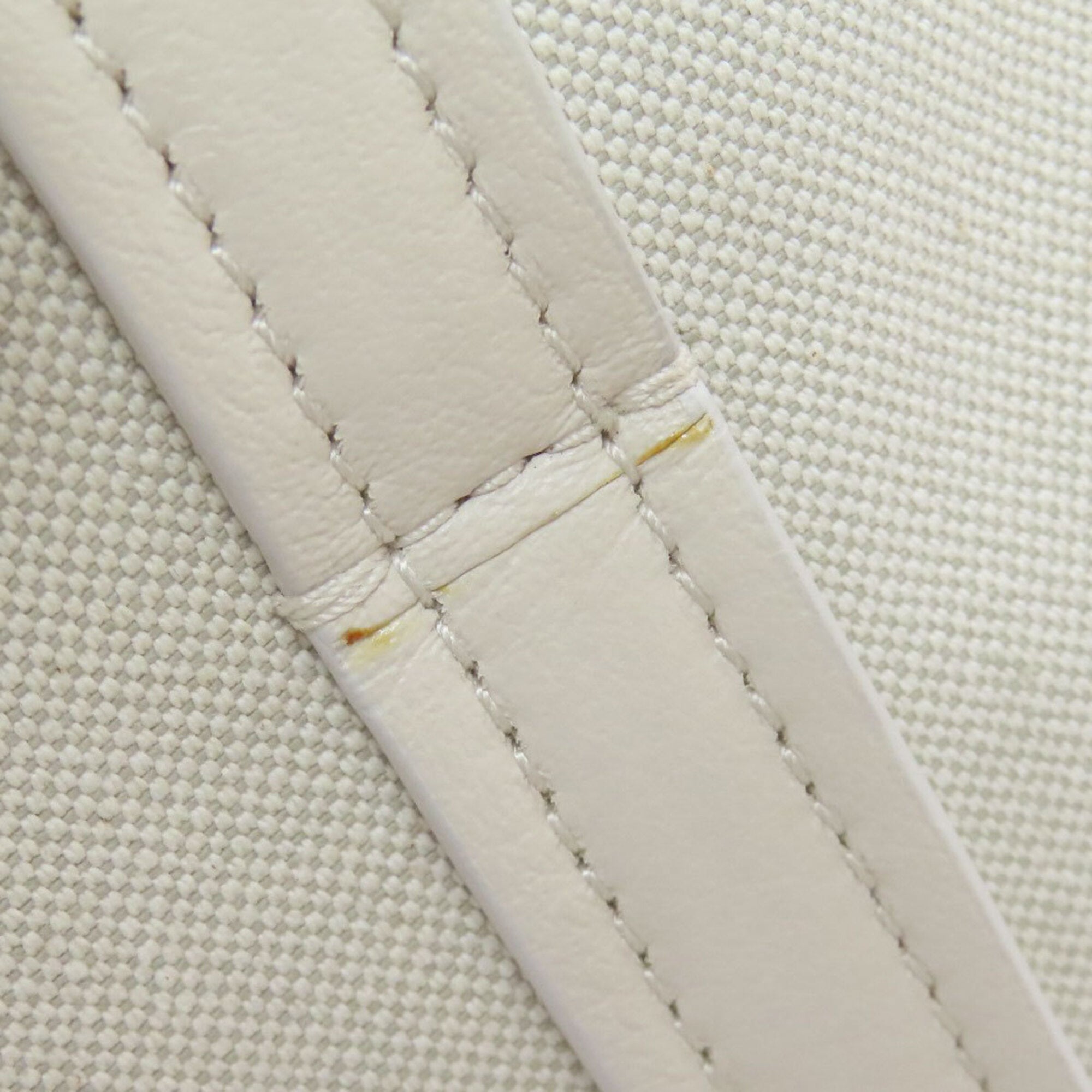 Balenciaga White Canvas Handbag (Pre-Owned)