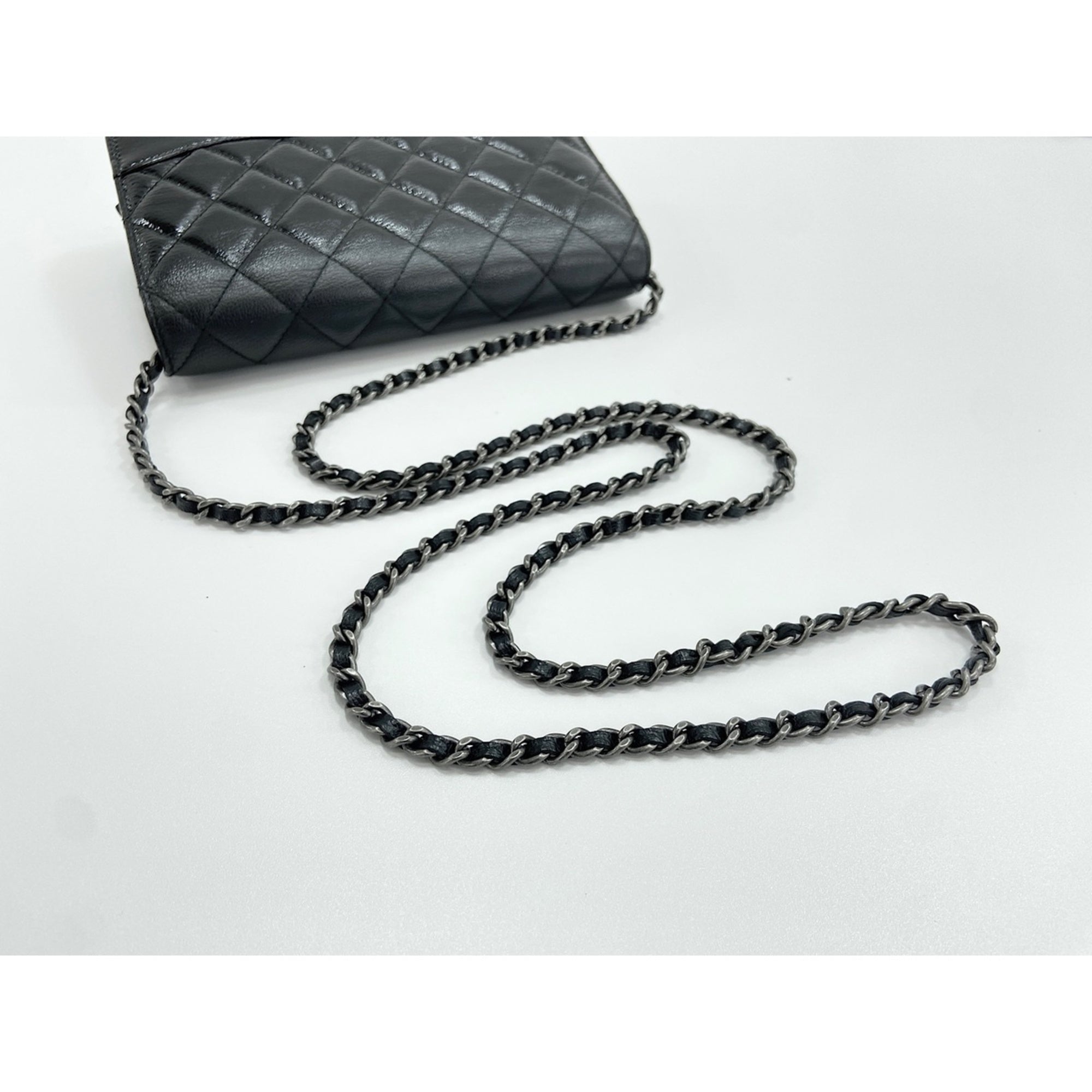 Chanel Black Shoulder Bag (Pre-Owned)