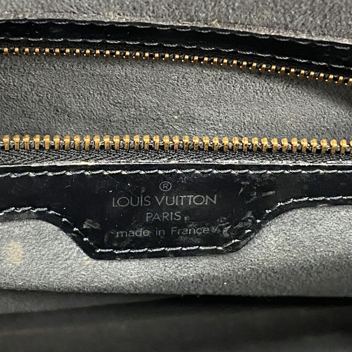 Louis Vuitton Noir Shoulder Bag (Pre-Owned)