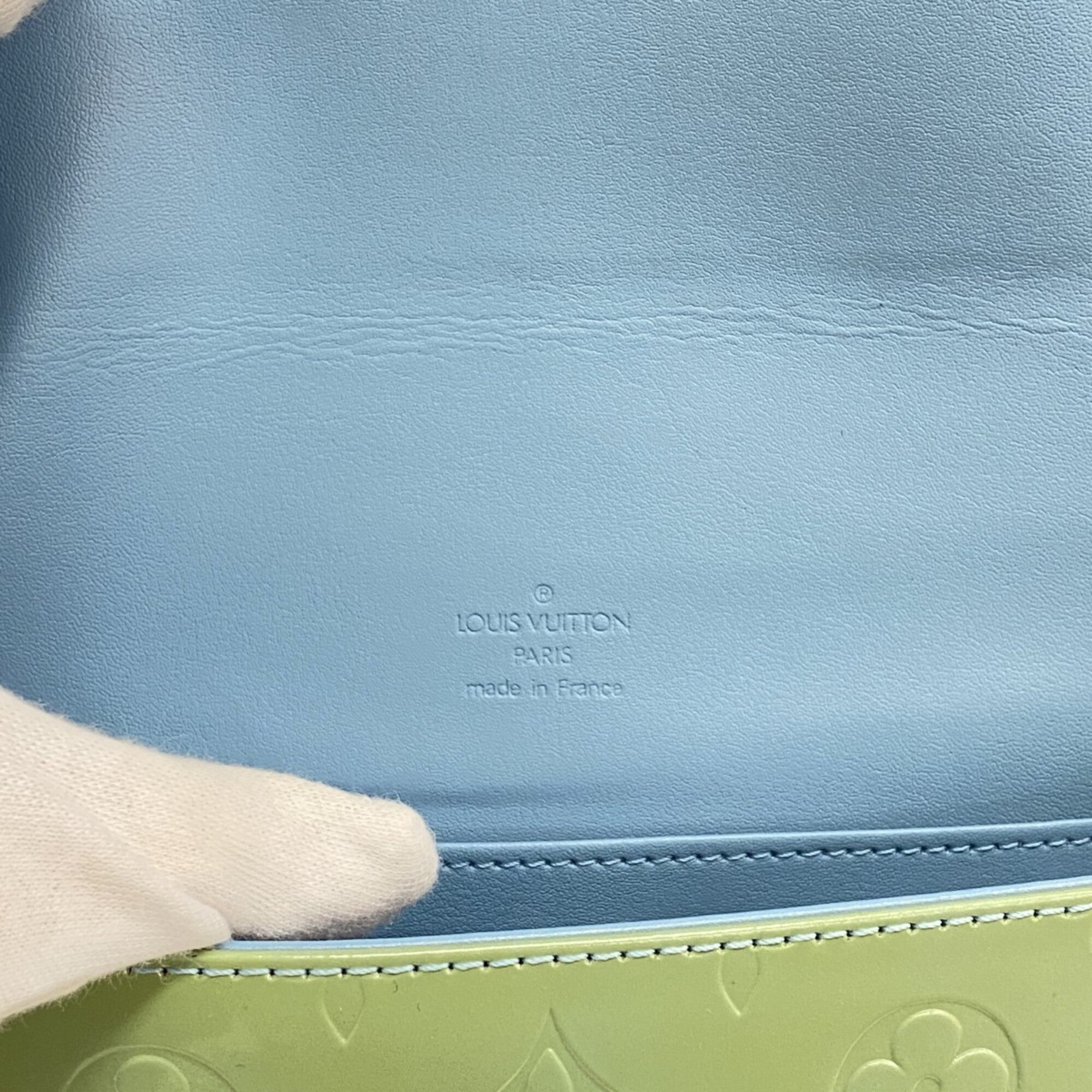 Louis Vuitton Baby Blue Shoulder Bag (Pre-Owned)