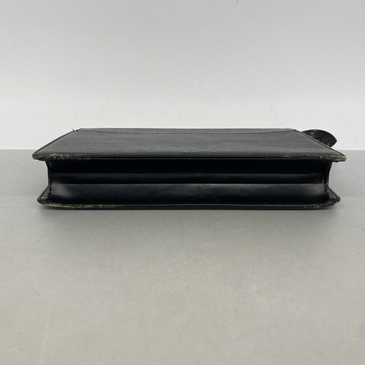 Louis Vuitton Noir Clutch Bag (Pre-Owned)