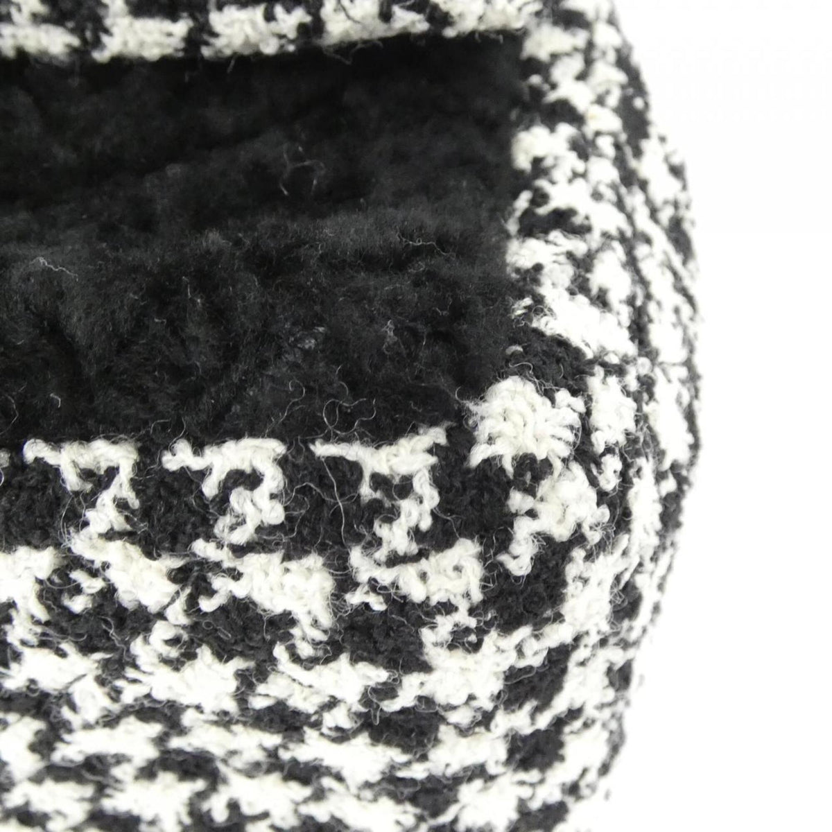 Chanel Black Tweed Leather Shoulder Bag (Pre-Owned)