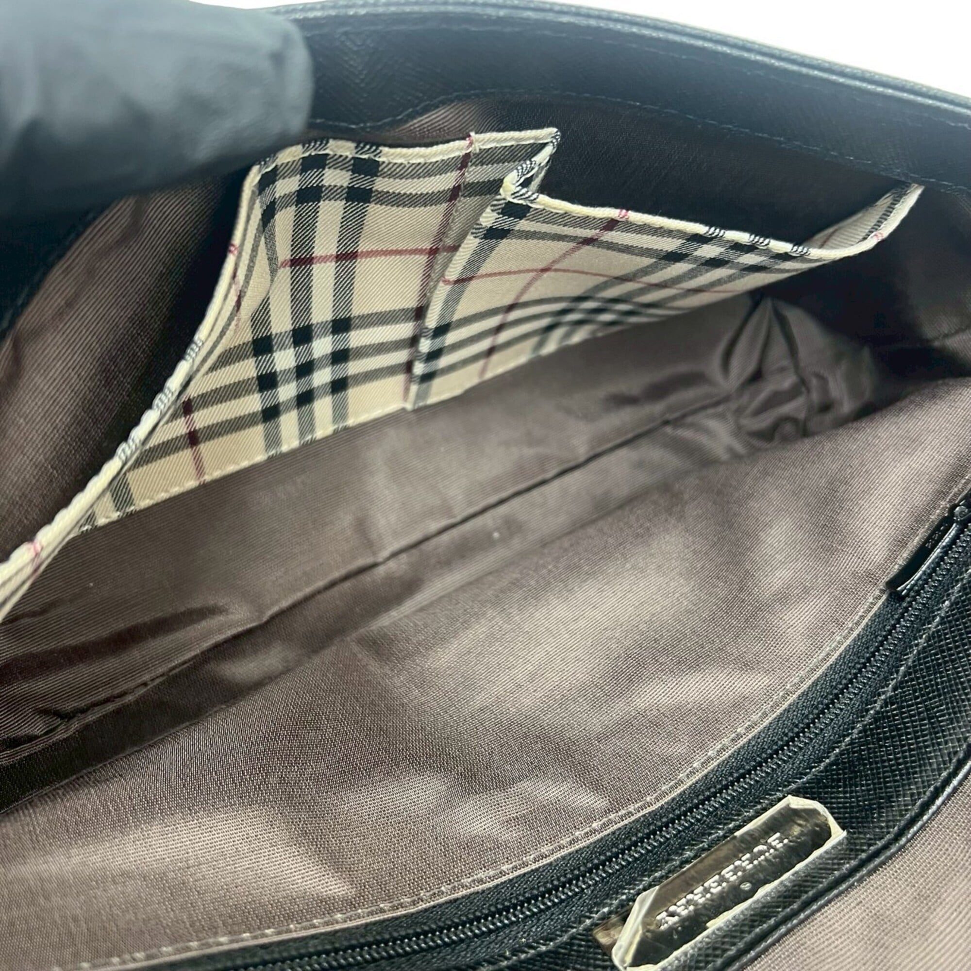 Burberry Black Leather Handbag Shoulder Bag (Pre-Owned)